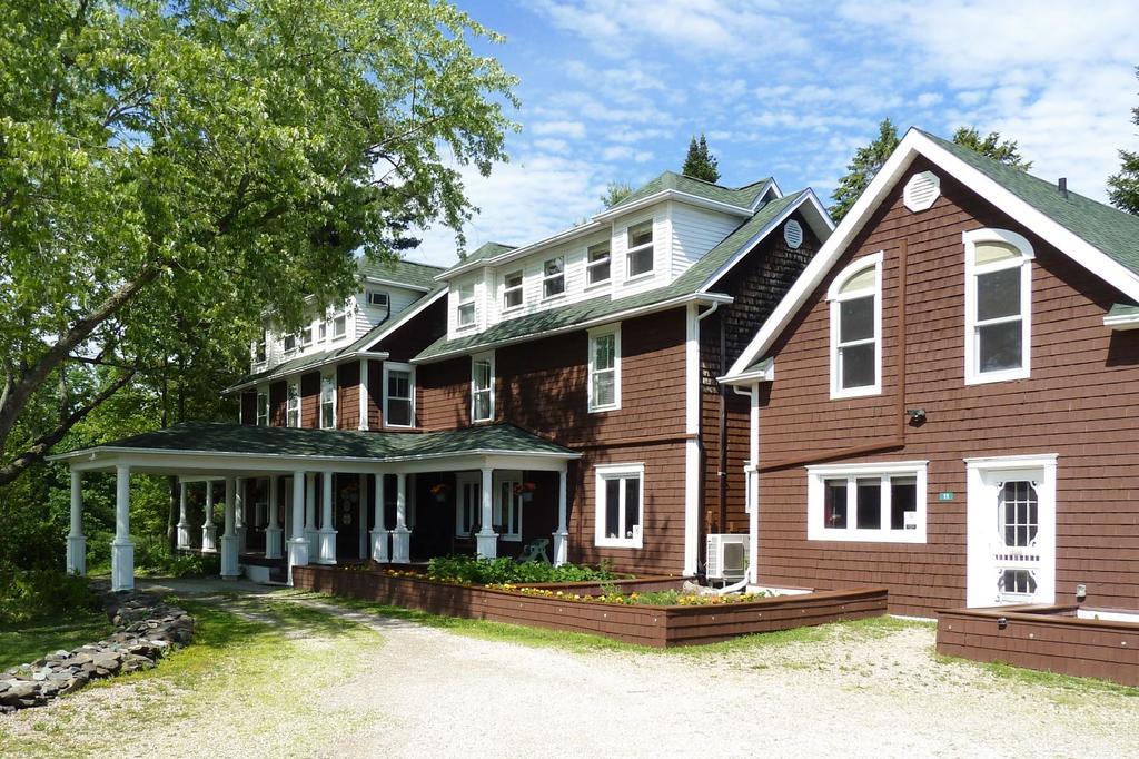 Auberge La Raveaudiere North Hatley Eksteriør billede
